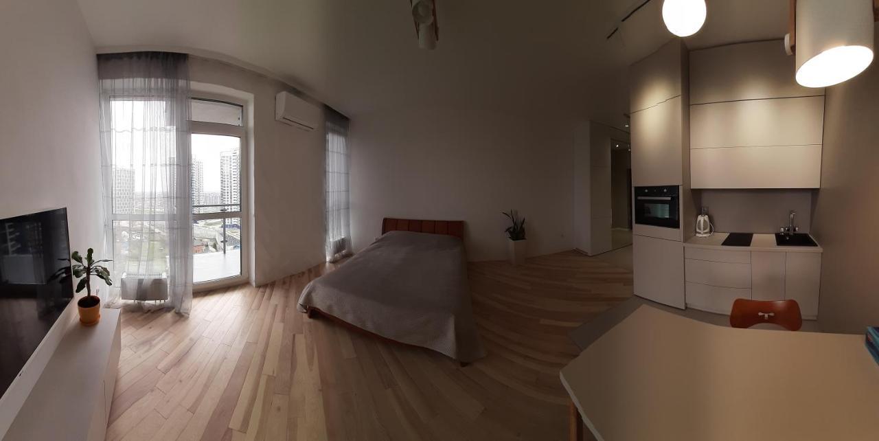 Новая Эко-Квартира У Метро Славутич Apartment Kyiv Exterior photo