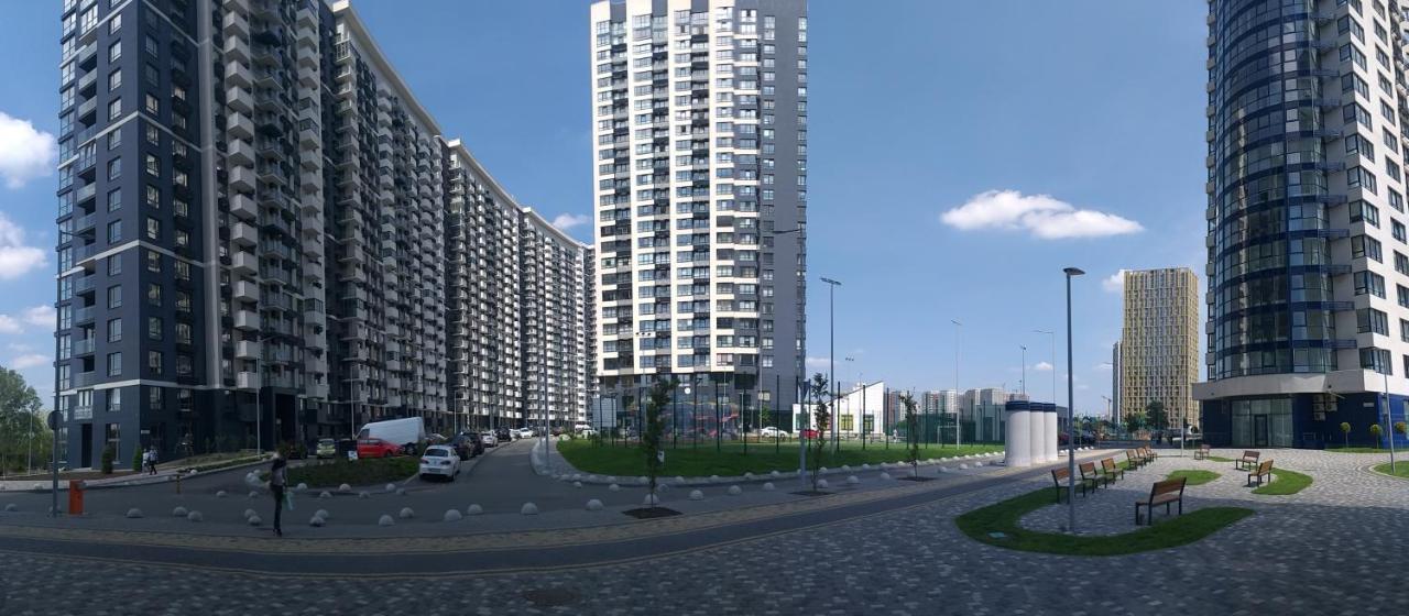 Новая Эко-Квартира У Метро Славутич Apartment Kyiv Exterior photo