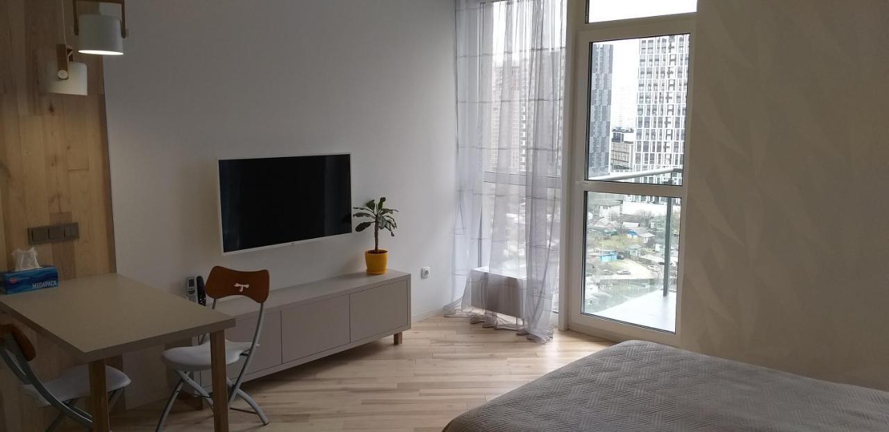 Новая Эко-Квартира У Метро Славутич Apartment Kyiv Exterior photo
